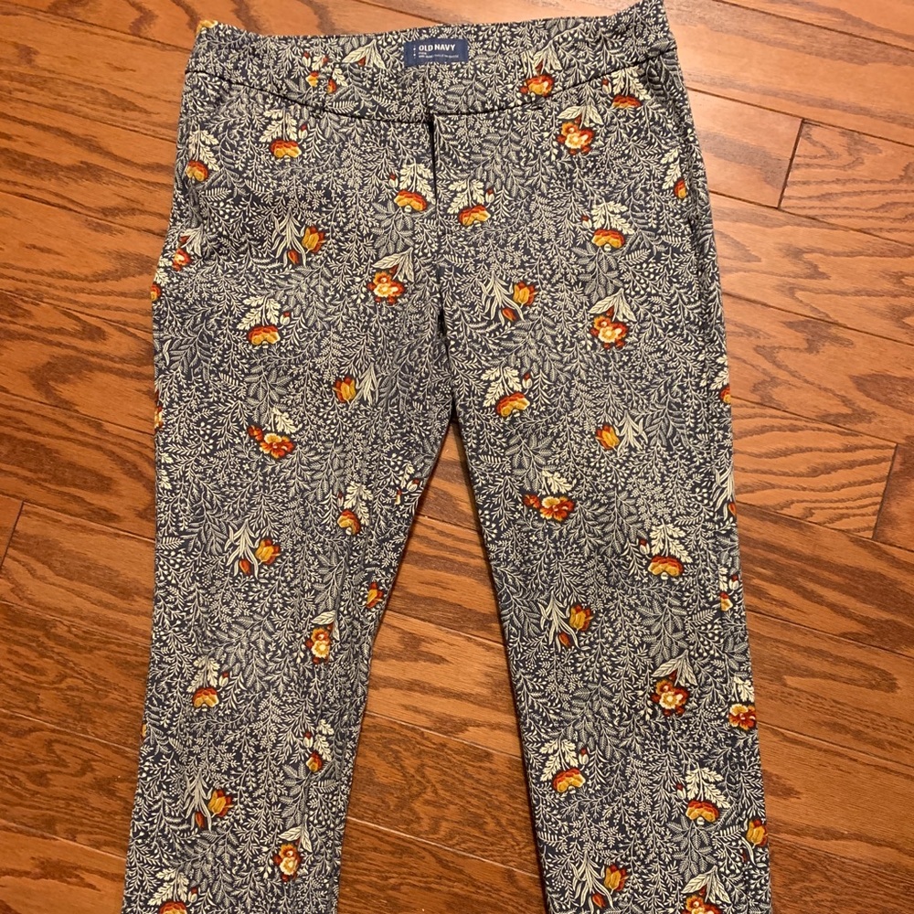 Mid rise Old Navy Pixie Pants